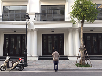 Xem phong thủy khách mua biệt thự khu San Hô Vinhomes Cầu Rào