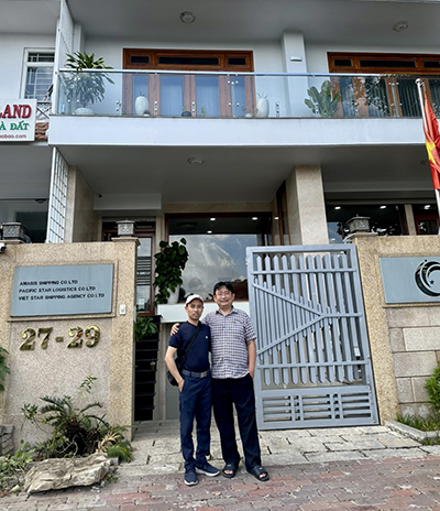 Xem văn phòng công ty anh Vinh ở Sài Gòn