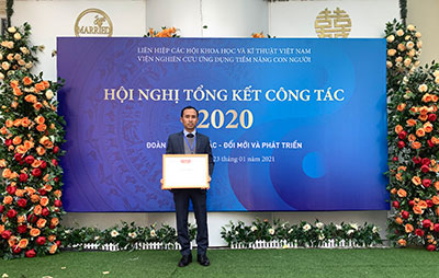 Dự hội nghị tổng kết năm 2020 của Viện NCUD TN Con Người